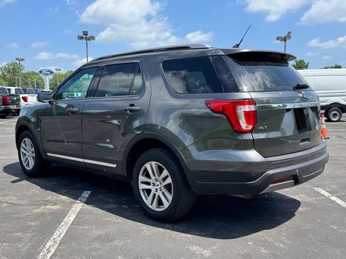 Used 2019 Ford Explorer XLT w/ Equipment Group 202A AWD/4WD image 8
