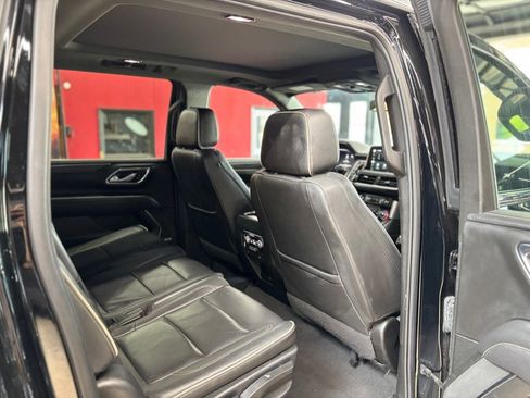 Used 2022 GMC Yukon XL SLT AWD/4WD image 19
