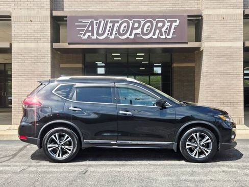 Used 2017 Nissan Rogue SL w/ SL Premium Package image 4
