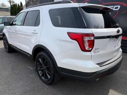 Used 2019 Ford Explorer XLT w/ Equipment Group 202A AWD/4WD image 4