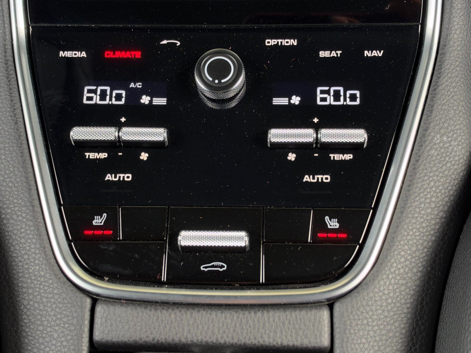 Used 2018 Porsche Panamera image 38