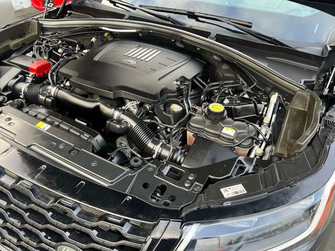 Used 2018 Land Rover Range Rover Velar R-Dynamic HSE AWD/4WD image 19