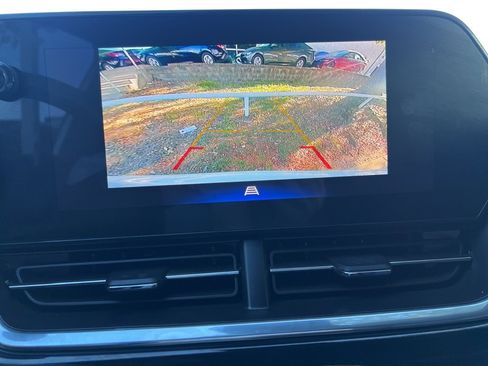 Used 2025 Chevrolet Trax RS w/ Sunroof Package image 32