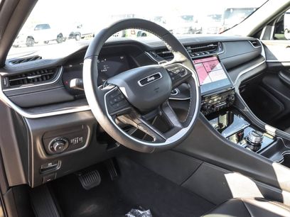 New 2025 Jeep Grand Cherokee Limited w/ Black Appearance Package