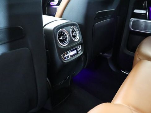 Used 2022 Mercedes-Benz G 63 AMG 4MATIC w/ G Manufaktur Interior Package image 18