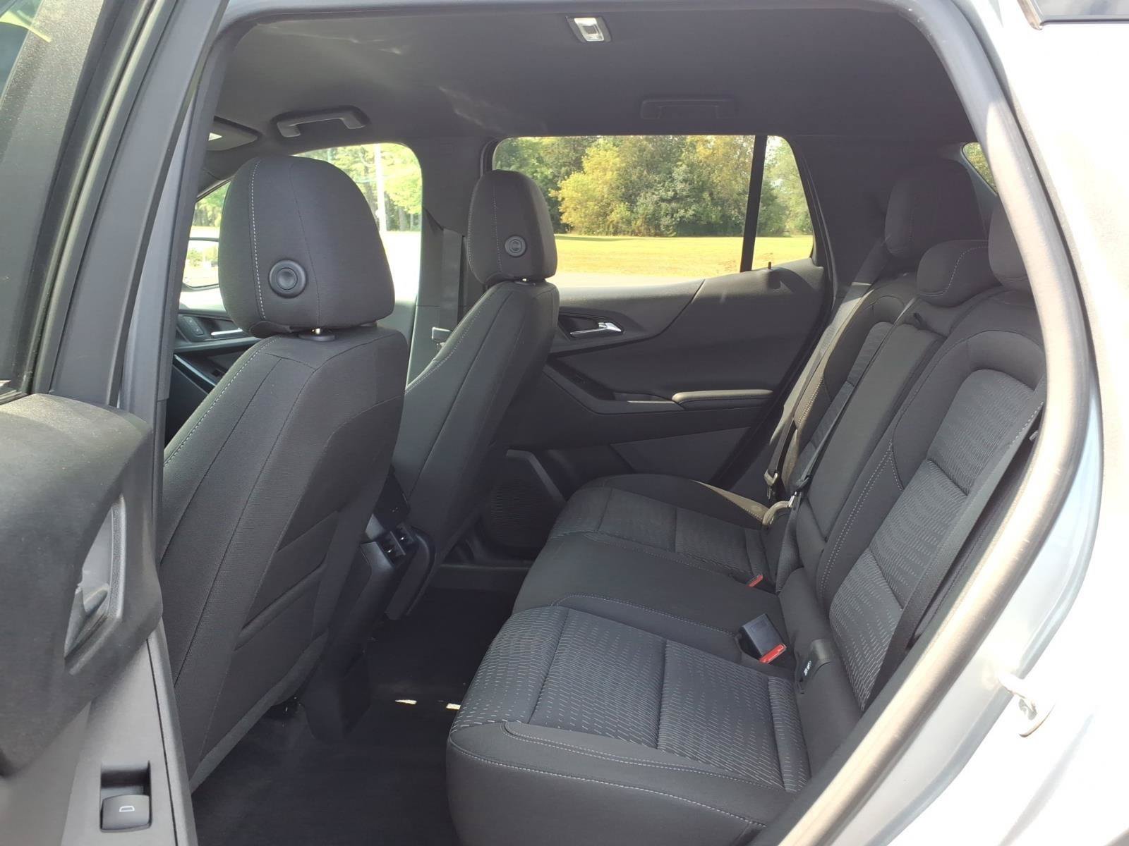Used 2026 Chevrolet Equinox LT AWD/4WD image 11