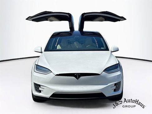 Used 2019 Tesla Model X Long Range AWD/4WD image 2