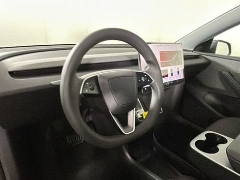 Used 2026 Tesla Model Y 2WD image 13