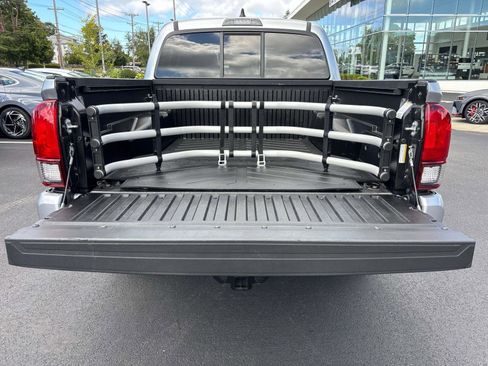 Used 2022 Toyota Tacoma SR AWD/4WD image 5