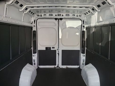 Used 2025 RAM ProMaster 2500 w/ Convenience Group FWD image 13