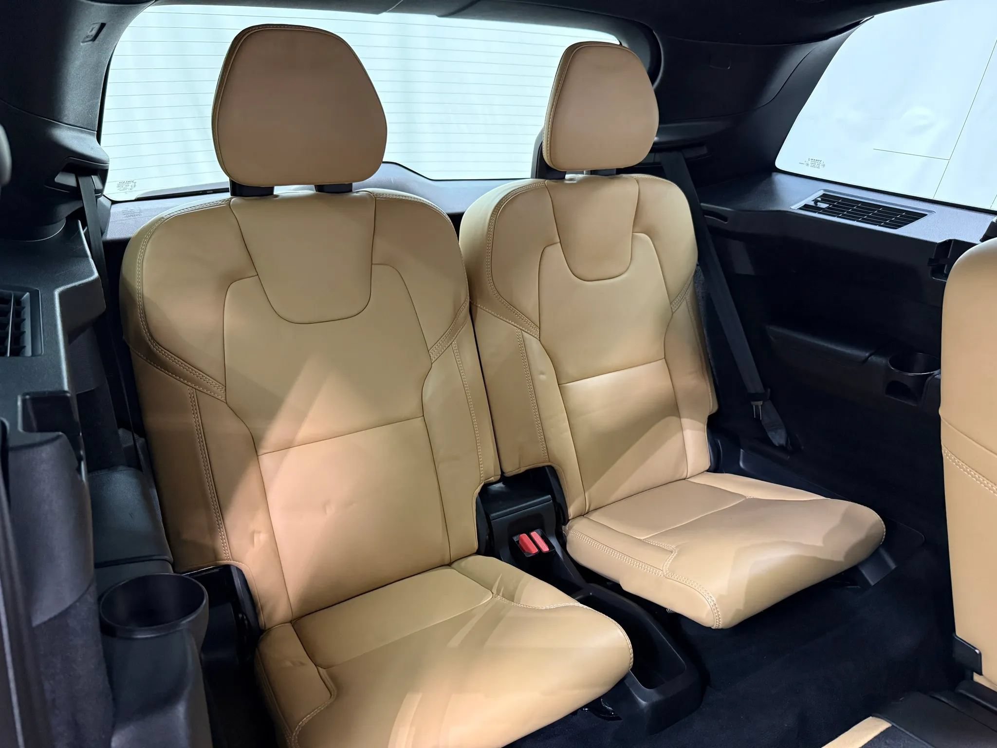 Used 2021 Volvo XC90 T6 Inscription w/ Lounge Package AWD/4WD image 19