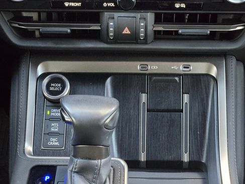 Used 2024 Lexus GX 550 AWD/4WD image 18