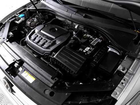 Used 2022 Volkswagen Tiguan SE image 54