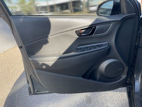 Used 2019 Hyundai Kona Limited image 13