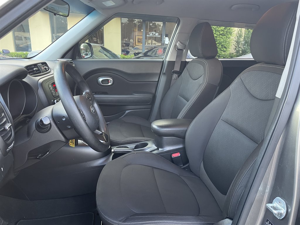 Used 2016 Kia Soul FWD image 20