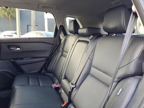 Used 2023 Nissan Rogue SV w/ SV Premium B Package image 19