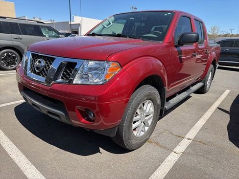 Used 2020 Nissan Frontier SV image 3