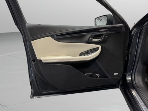 Used 2018 Chevrolet Impala Premier FWD image 13