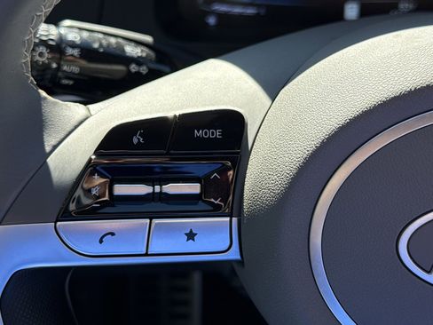 Certified 2025 Hyundai Elantra Sport image 20