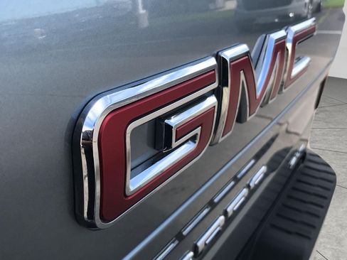 Used 2025 GMC Sierra 1500 SLT AWD/4WD image 12