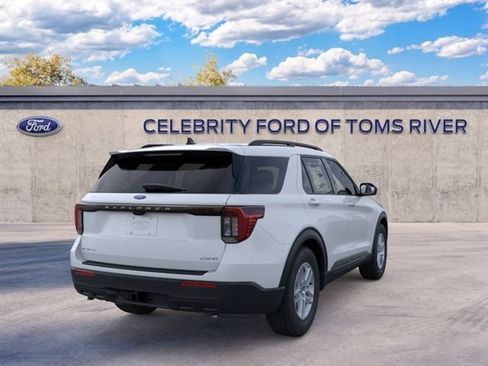 Used 2026 Ford Explorer Active AWD/4WD image 8