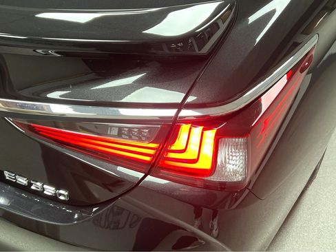 New 2025 Lexus ES 350 w/ Premium Package image 27