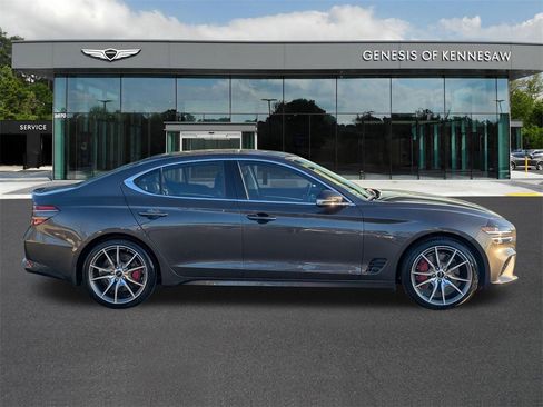 Used 2025 Genesis G70 2.5T image 8