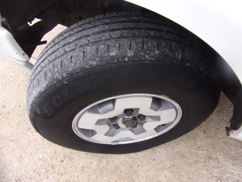 Used 2004 Chevrolet Blazer LS w/ Preferred Equipment Group AWD/4WD image 4