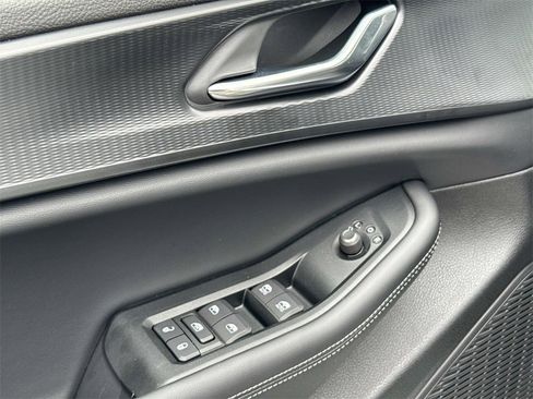 New 2025 Jeep Grand Cherokee Altitude image 20