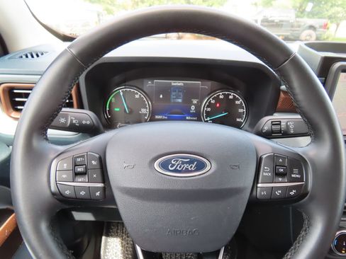 Used 2024 Ford Maverick Lariat FWD image 21