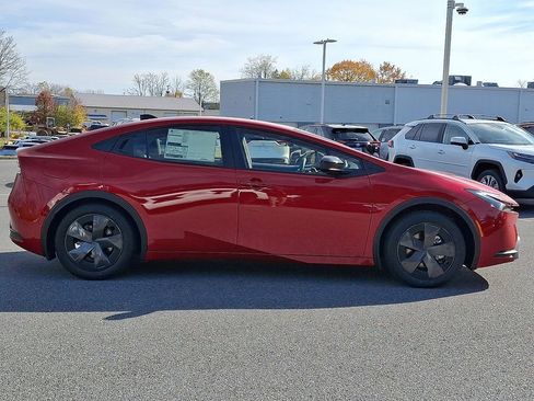 New 2026 Toyota Prius Plug-In Hybrid FWD image 4