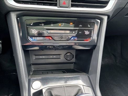 Used 2026 Volkswagen Taos SE image 16