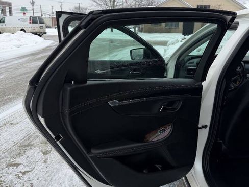 Used 2014 Chevrolet Impala LT w/ Convenience Package image 29