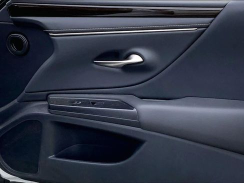 Used 2019 Lexus ES 300h w/ Premium Package image 23