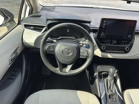 Used 2022 Toyota Corolla LE FWD image 26