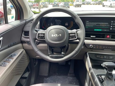 New 2026 Kia Carnival EX FWD image 12