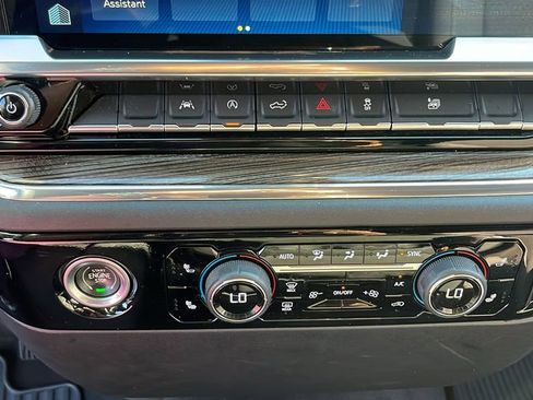 Used 2023 Chevrolet Silverado 1500 LT image 18