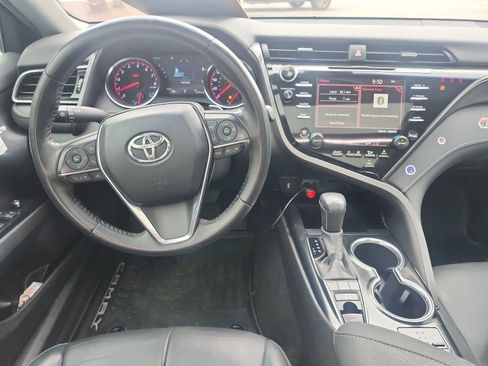 Used 2020 Toyota Camry XSE FWD image 10
