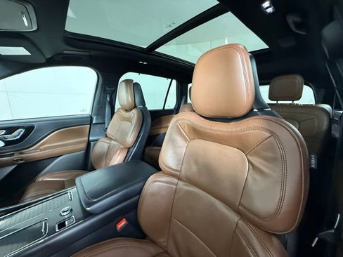 Used 2022 Lincoln Aviator Reserve w/ Equipment Group 201A image 5