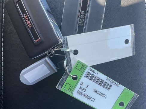 New 2025 Jeep Grand Cherokee L Limited image 37