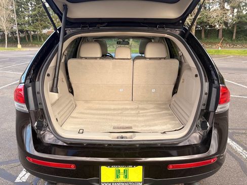 Used 2013 Lincoln MKX AWD image 16