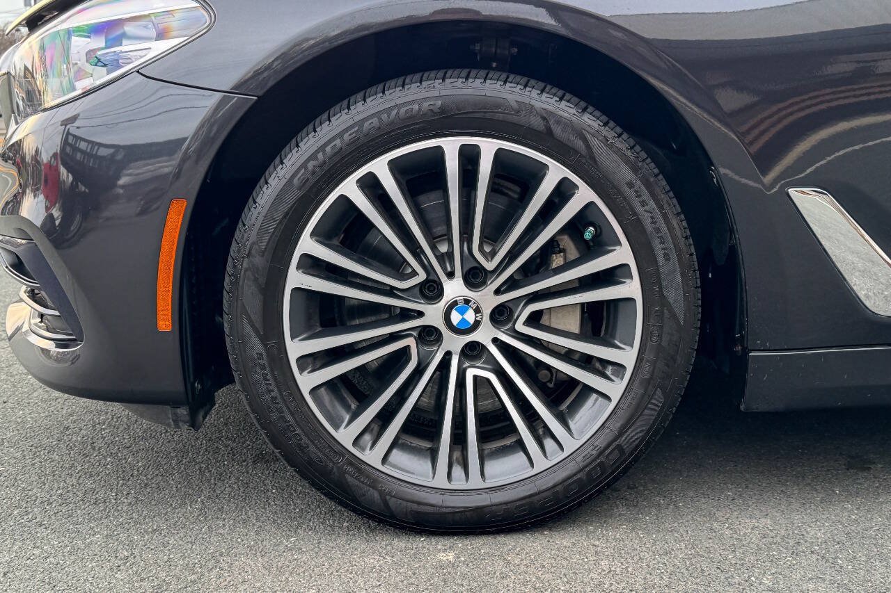 Used 2018 BMW 530i xDrive AWD/4WD image 35