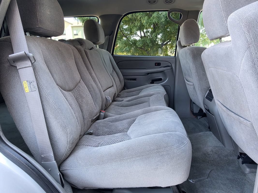Used 2004 Chevrolet Tahoe LS w/ Preferred Equipment Group AWD/4WD image 20