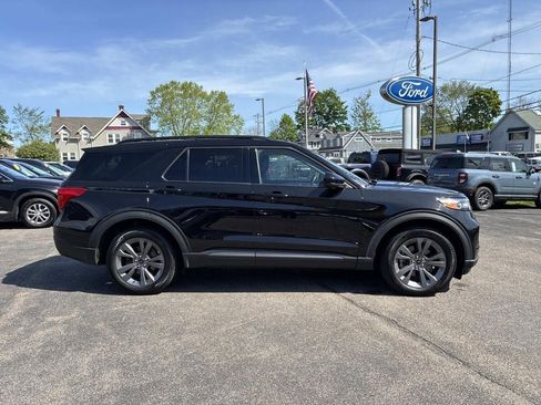 Used 2023 Ford Explorer XLT w/ Equipment Group 202A AWD/4WD image 8