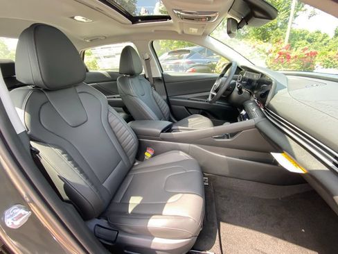 New 2026 Hyundai Elantra Limited FWD image 36