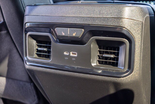 Used 2022 GMC Sierra 1500 AT4 w/ Technology Package AWD/4WD image 25