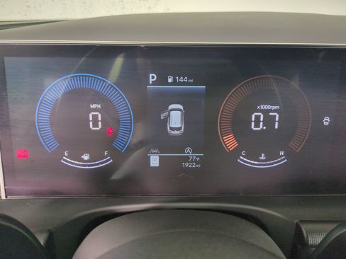 Used 2025 Hyundai Tucson SE FWD image 33