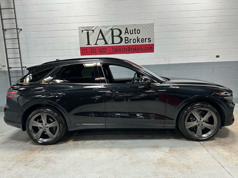 Used 2025 Genesis GV70 2.5T w/ Sport Prestige Package AWD/4WD image 2