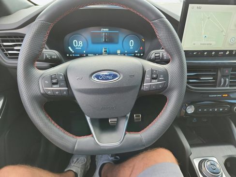Used 2023 Ford Escape ST-Line Elite w/ Premium Technology Package AWD/4WD image 16