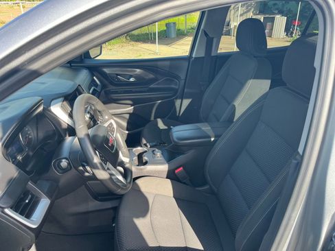 Used 2024 GMC Terrain SLE image 31